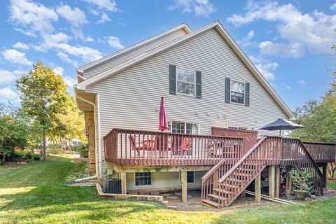 Tiny photo for 1352 Laurel Oaks Drive, Streamwood, IL 60107 (MLS # 12582345)