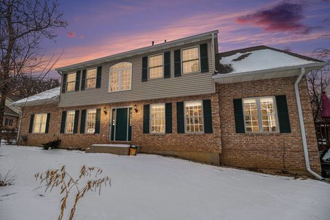 Tiny photo for 1352 Laurel Oaks Drive, Streamwood, IL 60107 (MLS # 12582345)