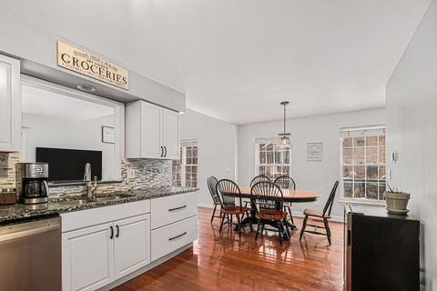 Tiny photo for 1352 Laurel Oaks Drive, Streamwood, IL 60107 (MLS # 12582345)