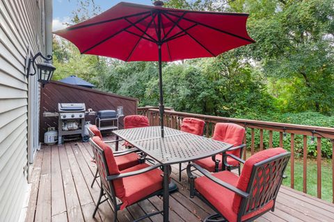 Tiny photo for 1352 Laurel Oaks Drive, Streamwood, IL 60107 (MLS # 12582345)