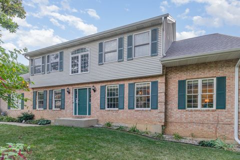 Photo of 1352 Laurel Oaks Drive, Streamwood, IL 60107 (MLS # 12582345)
