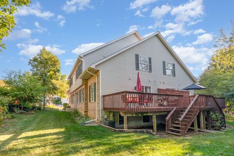 Tiny photo for 1352 Laurel Oaks Drive, Streamwood, IL 60107 (MLS # 12582345)