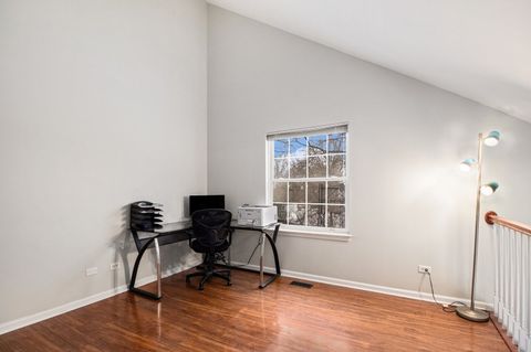 Tiny photo for 1352 Laurel Oaks Drive, Streamwood, IL 60107 (MLS # 12582345)