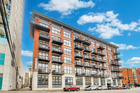 Tiny photo for 1601 S Michigan Avenue #304, Chicago, IL 60616 (MLS # 12578048)