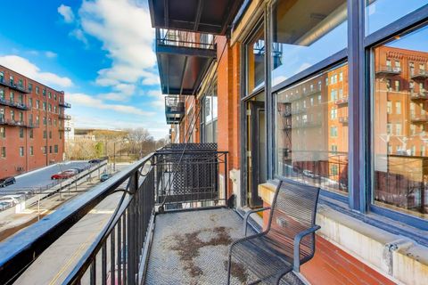 Tiny photo for 1601 S Michigan Avenue #304, Chicago, IL 60616 (MLS # 12578048)