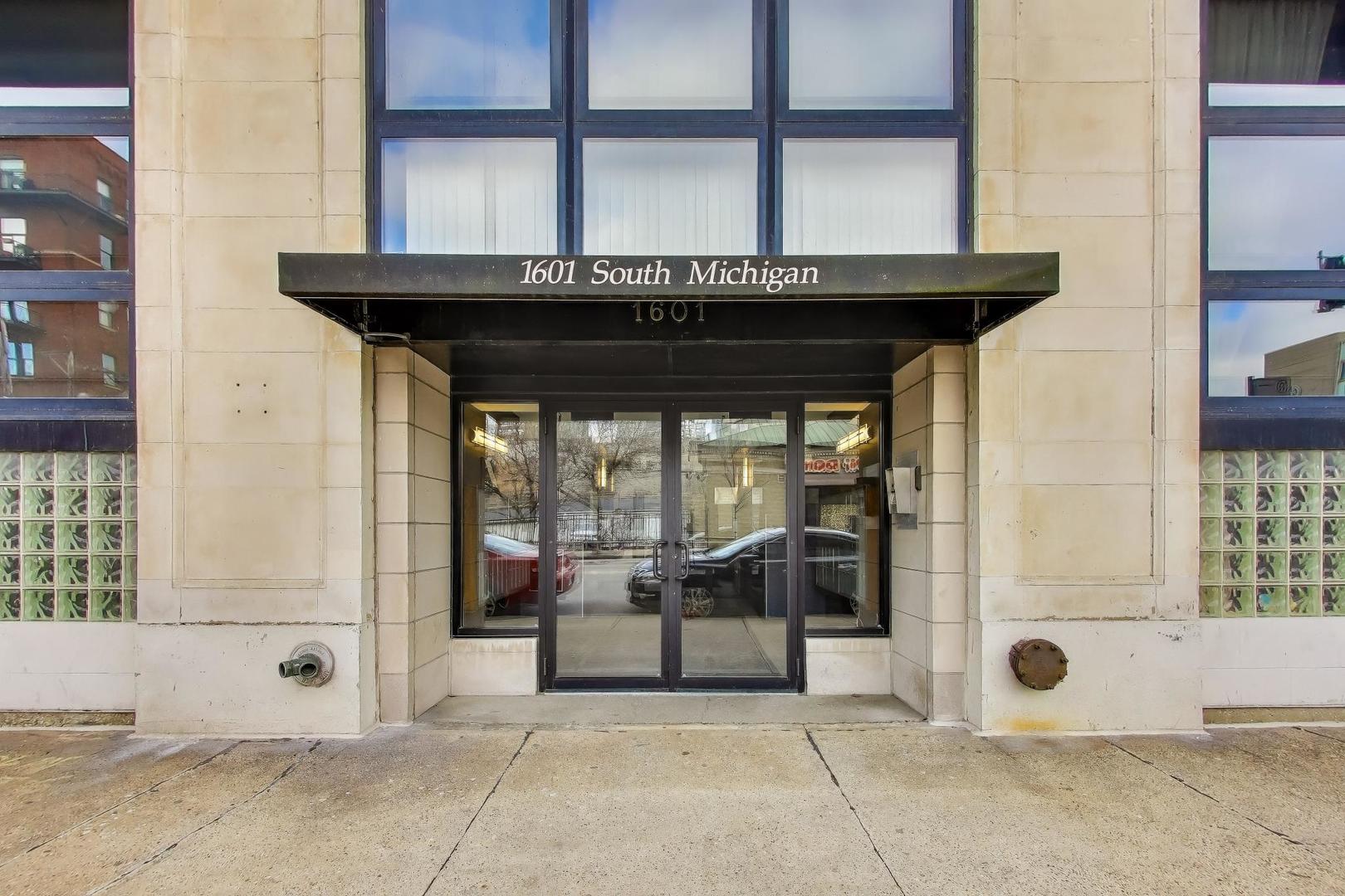 1601 S Michigan Avenue 304