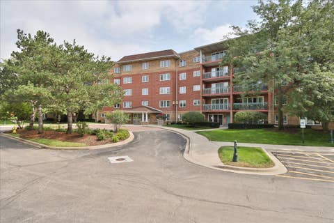 Photo of 740 Creekside Drive #501, Mount Prospect, IL 60056 (MLS # 12730217)