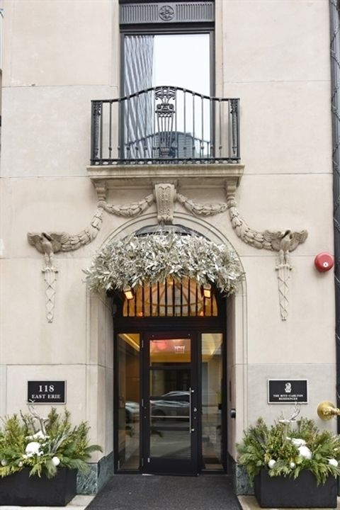 118 E ERIE Street 29F Chicago IL 60611