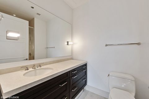 Tiny photo for 118 E ERIE Street #29F, Chicago, IL 60611 (MLS # 12597915)