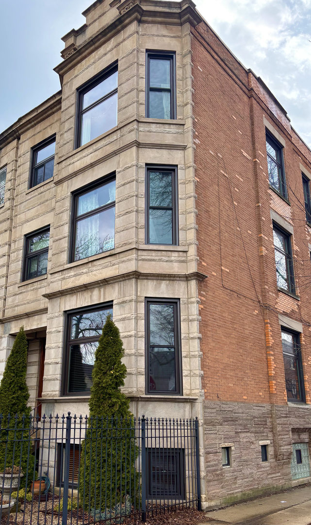 2454 N Spaulding Avenue