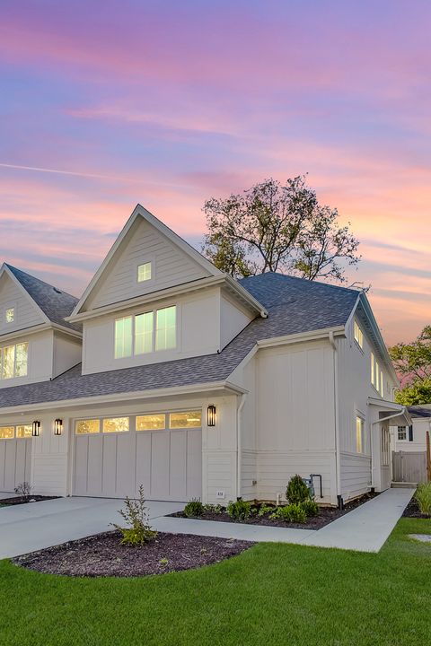828 E Franklin Avenue Naperville IL 60540