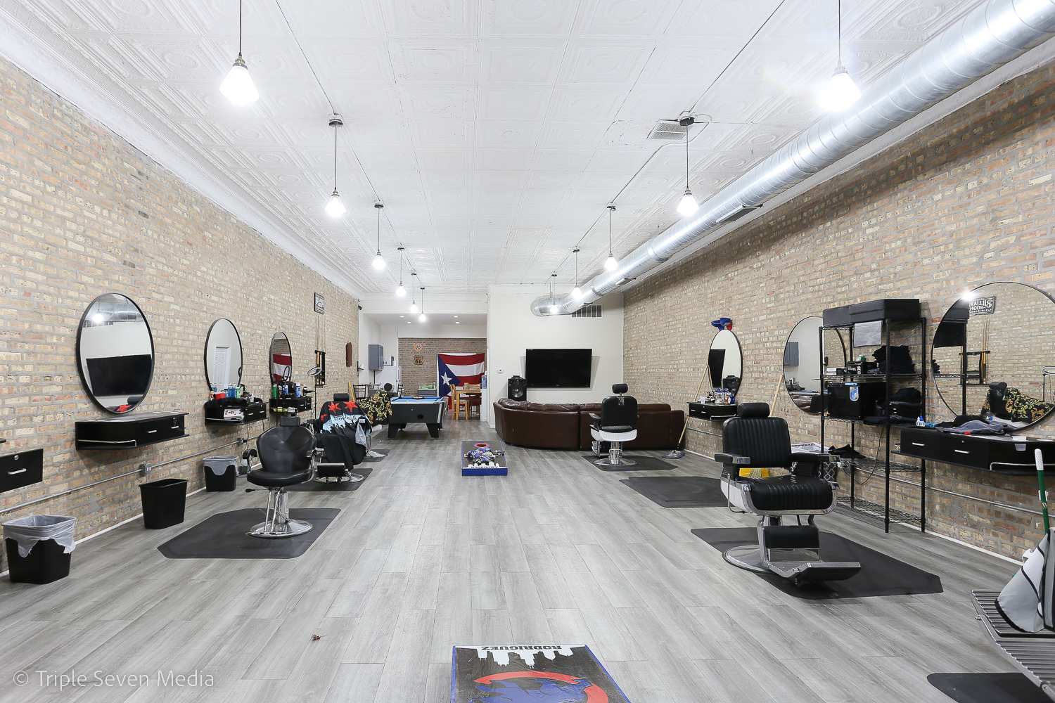 5802 W HIGGINS Avenue