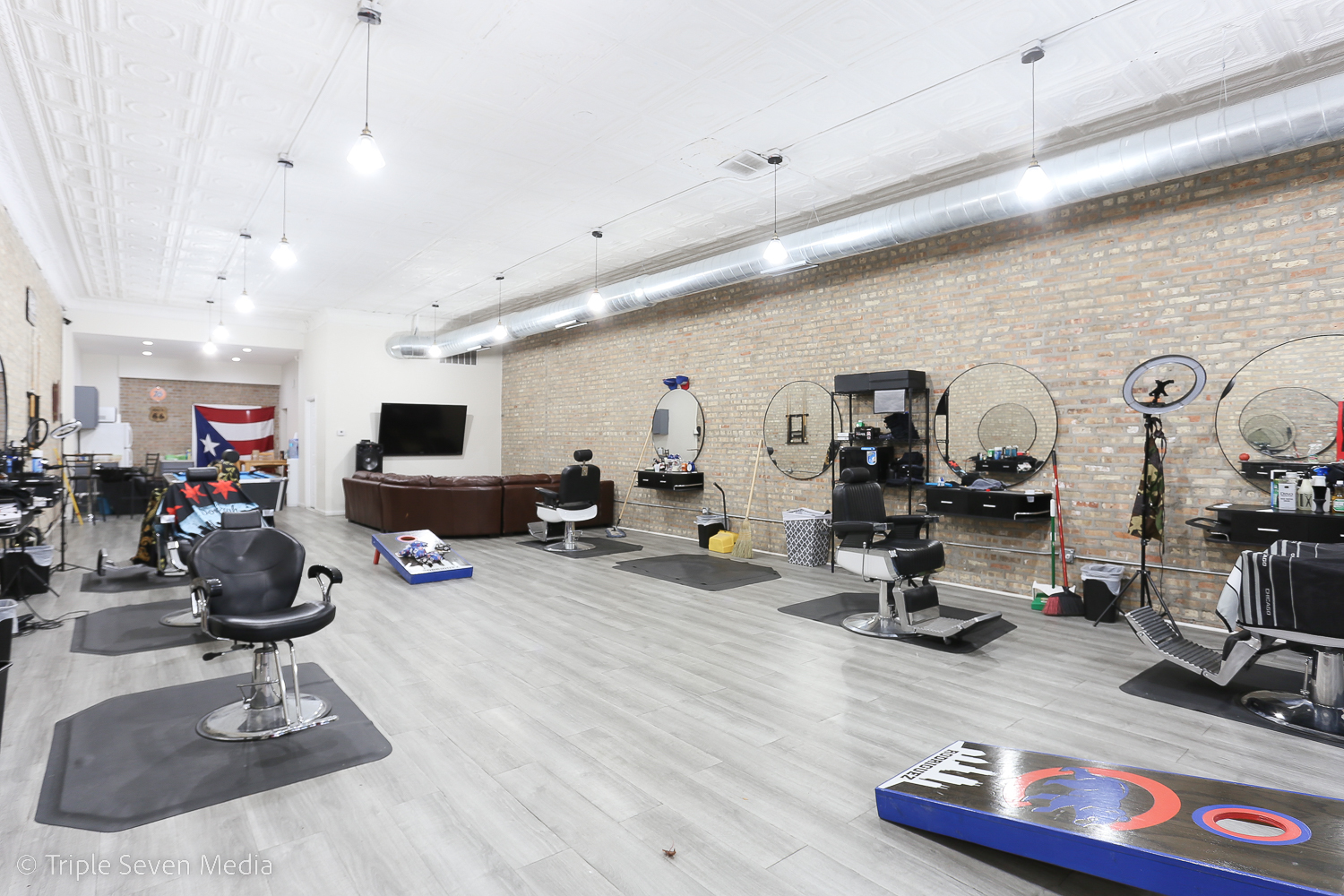 5802 W HIGGINS Avenue