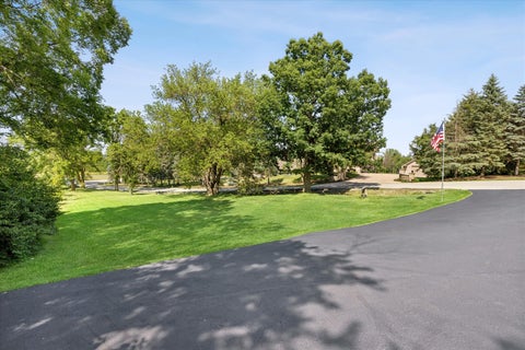 Tiny photo for 11131 Dineff Road, Lemont, IL 60439 (MLS # 12729704)