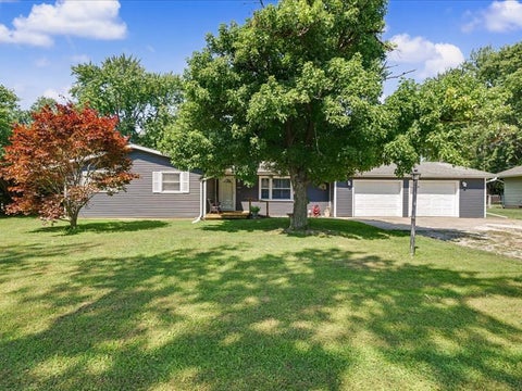 Photo of 106 Bruce Street, Villa Grove, IL 61956 (MLS # 12689408)