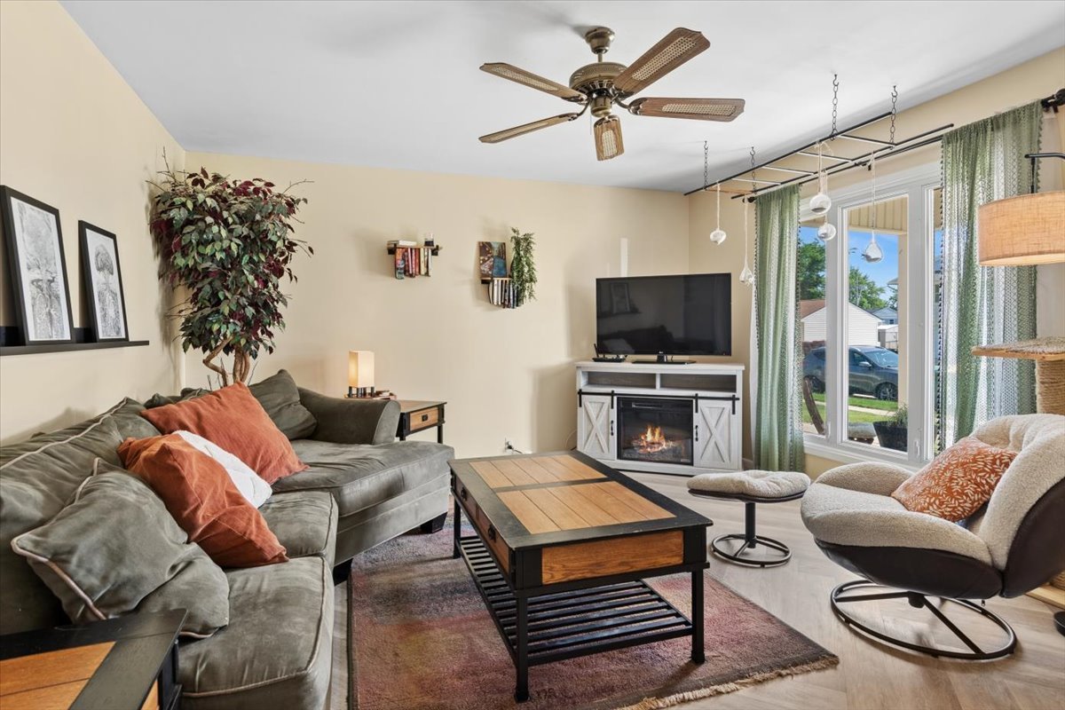 Properties 2 306 Hale Avenue