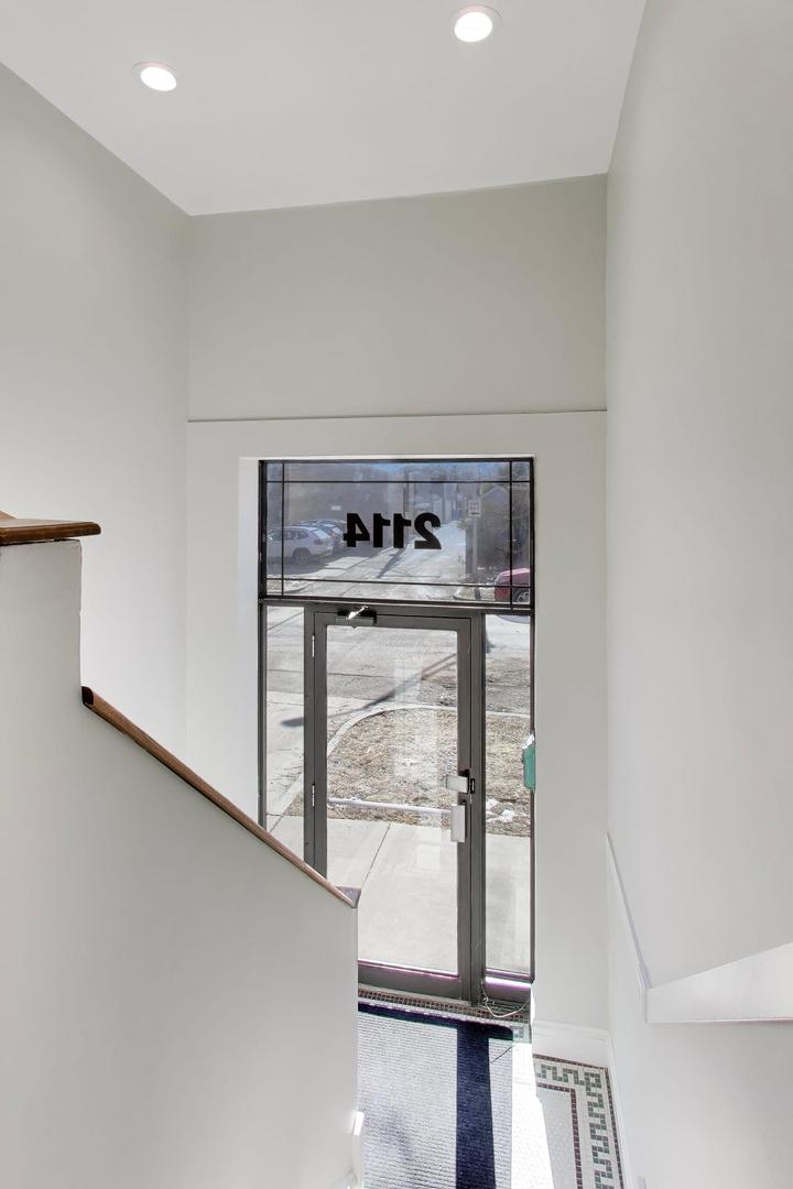 2114 W Byron Street 2