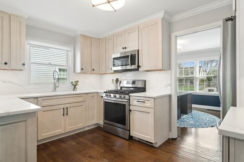 Tiny photo for 730 S Highland Avenue, Arlington Heights, IL 60005 (MLS # 12617685)