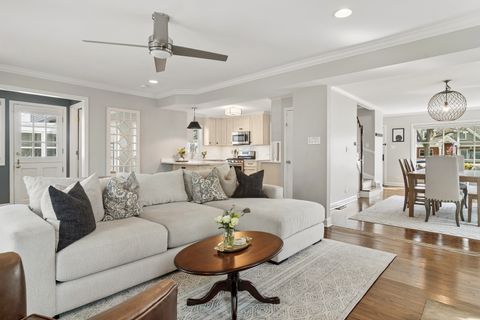 Tiny photo for 730 S Highland Avenue, Arlington Heights, IL 60005 (MLS # 12617685)