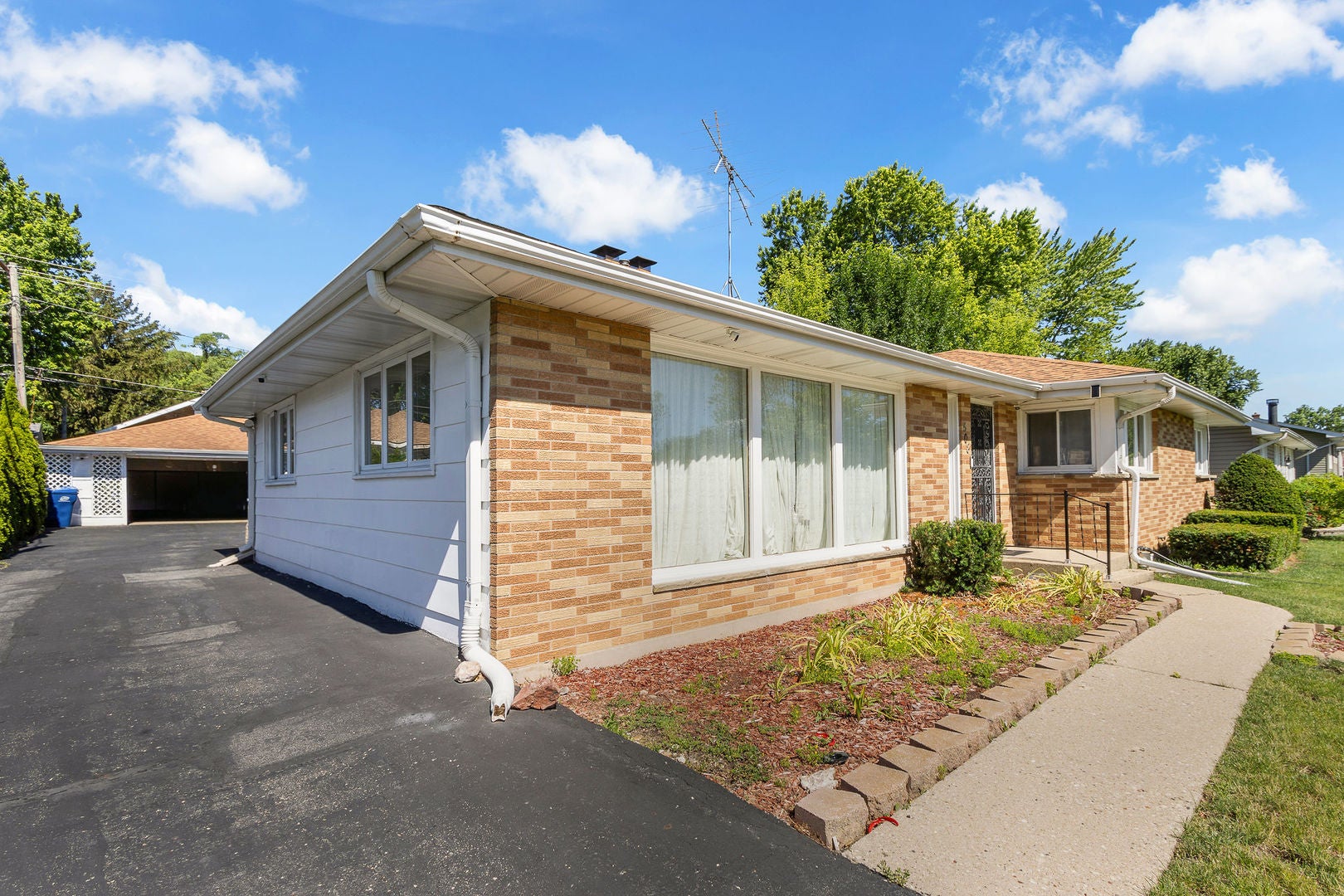 508 N Metropolitan Avenue