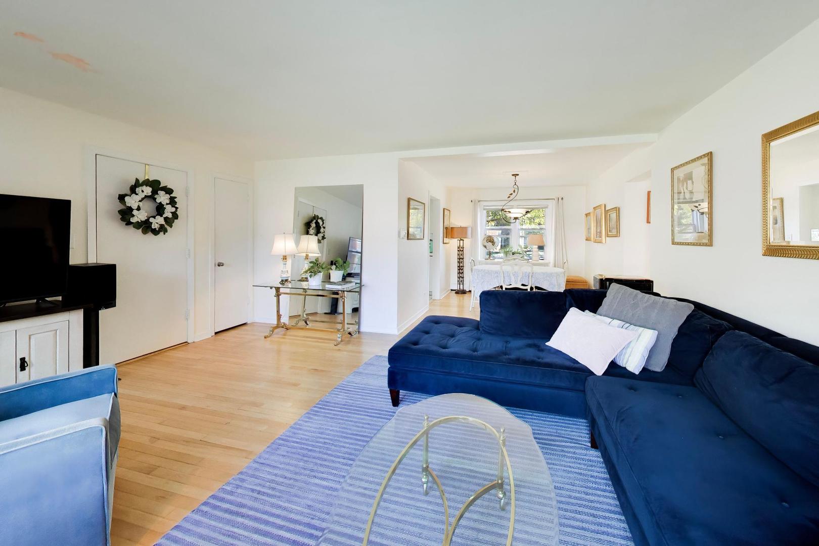 4 N Home Avenue 1W