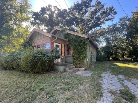 Tiny photo for 406 S Forest Avenue, Carbondale, IL 62901 (MLS # 12771638)