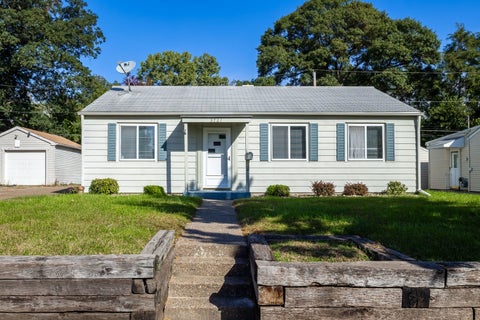 Photo of 3721 13th Avenue, Moline, IL 61265 (MLS # 12775762)