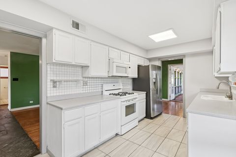 Tiny photo for 6890 N Loron Avenue, Chicago, IL 60646 (MLS # 12595390)