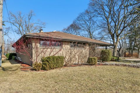 Tiny photo for 6890 N Loron Avenue, Chicago, IL 60646 (MLS # 12595390)