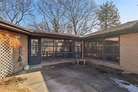 Tiny photo for 6890 N Loron Avenue, Chicago, IL 60646 (MLS # 12595390)