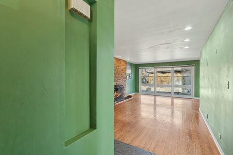 Tiny photo for 6890 N Loron Avenue, Chicago, IL 60646 (MLS # 12595390)