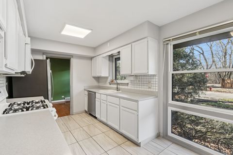 Tiny photo for 6890 N Loron Avenue, Chicago, IL 60646 (MLS # 12595390)