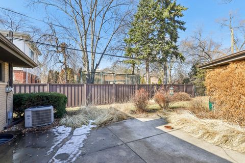 Tiny photo for 6890 N Loron Avenue, Chicago, IL 60646 (MLS # 12595390)