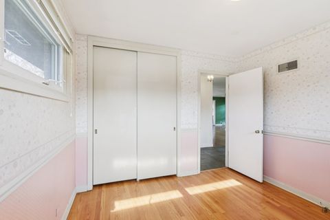 Tiny photo for 6890 N Loron Avenue, Chicago, IL 60646 (MLS # 12595390)