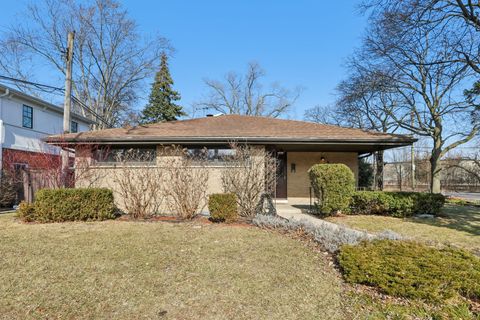 Photo of 6890 N Loron Avenue, Chicago, IL 60646 (MLS # 12595390)