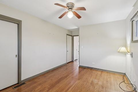 Tiny photo for 6890 N Loron Avenue, Chicago, IL 60646 (MLS # 12595390)
