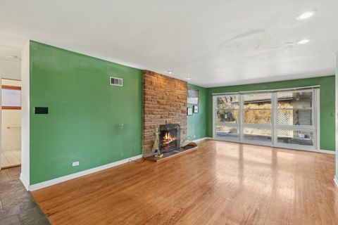 Tiny photo for 6890 N Loron Avenue, Chicago, IL 60646 (MLS # 12595390)
