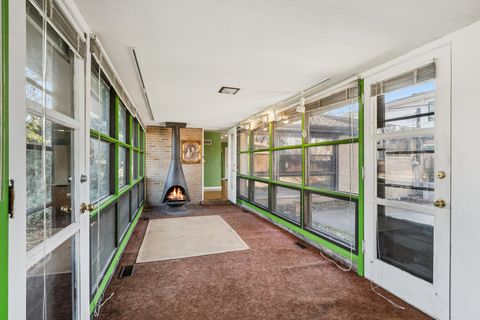Tiny photo for 6890 N Loron Avenue, Chicago, IL 60646 (MLS # 12595390)