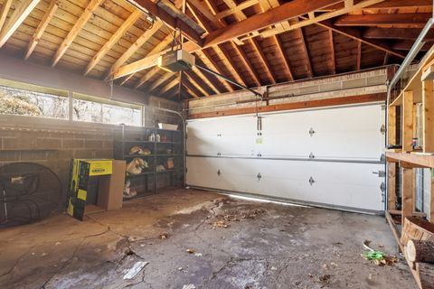 Tiny photo for 6890 N Loron Avenue, Chicago, IL 60646 (MLS # 12595390)