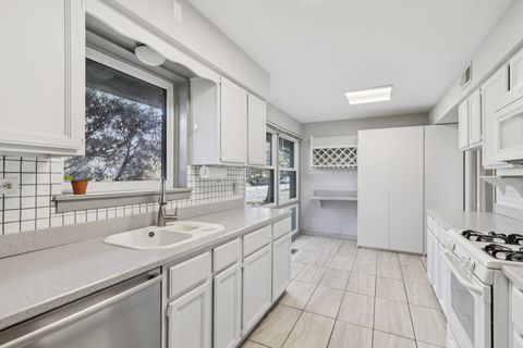 Tiny photo for 6890 N Loron Avenue, Chicago, IL 60646 (MLS # 12595390)