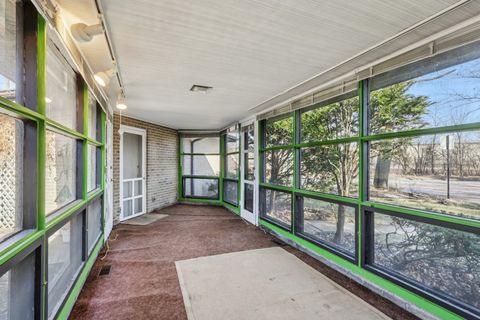 Tiny photo for 6890 N Loron Avenue, Chicago, IL 60646 (MLS # 12595390)