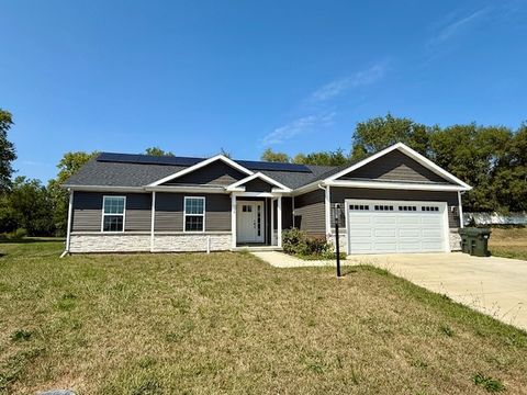 Photo of 709 N Abbey Road, Urbana, IL 61802 (MLS # 12459244) Photo of 709 N Abbey Road, Urbana, IL 61802 (MLS # 12459244)