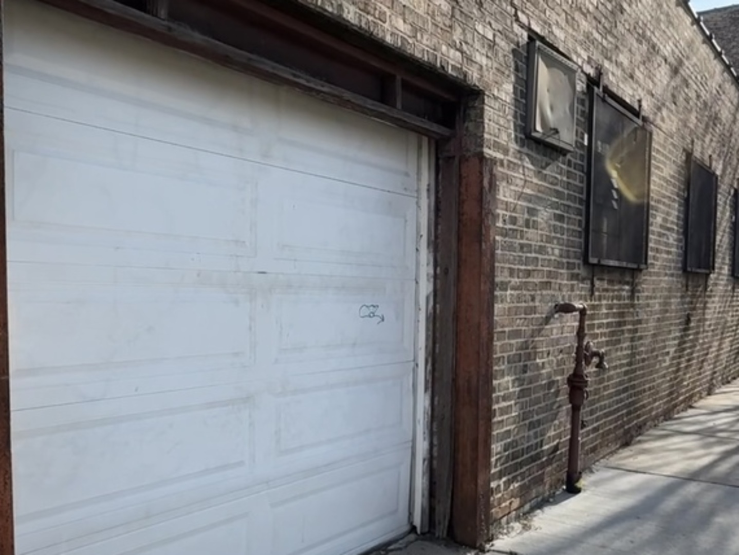 1612-16 N Throop Street