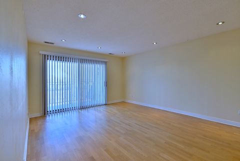 Tiny photo for 10512 S RIDGE COVE Drive #31C, Chicago Ridge, IL 60415 (MLS # 12579081)