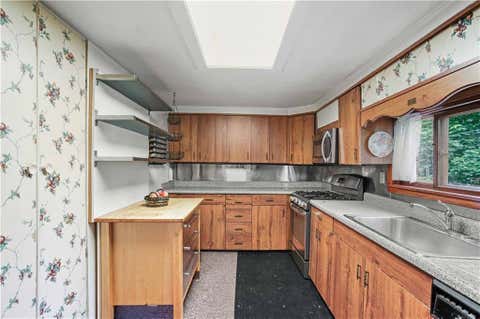 Tiny photo for 1418 Pennsylvania Avenue, Pittsburgh, PA 15233 (MLS # 12672644)