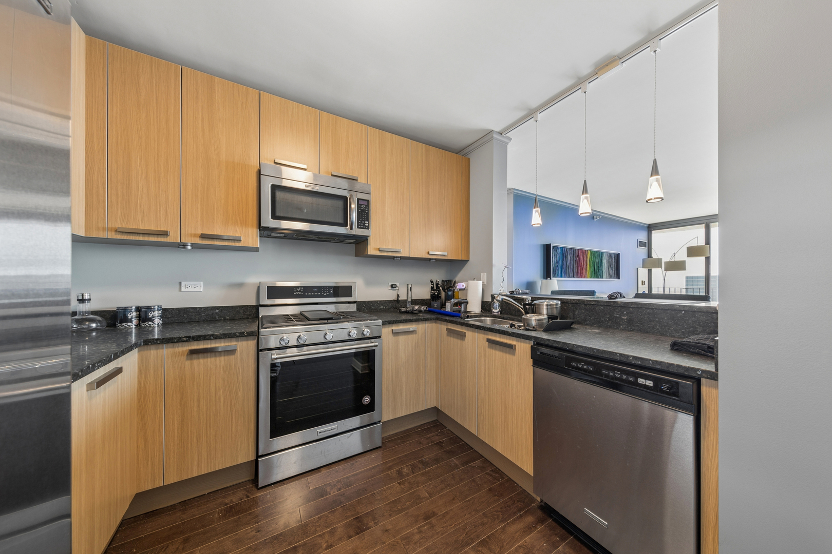 225 N Columbus Drive 7607