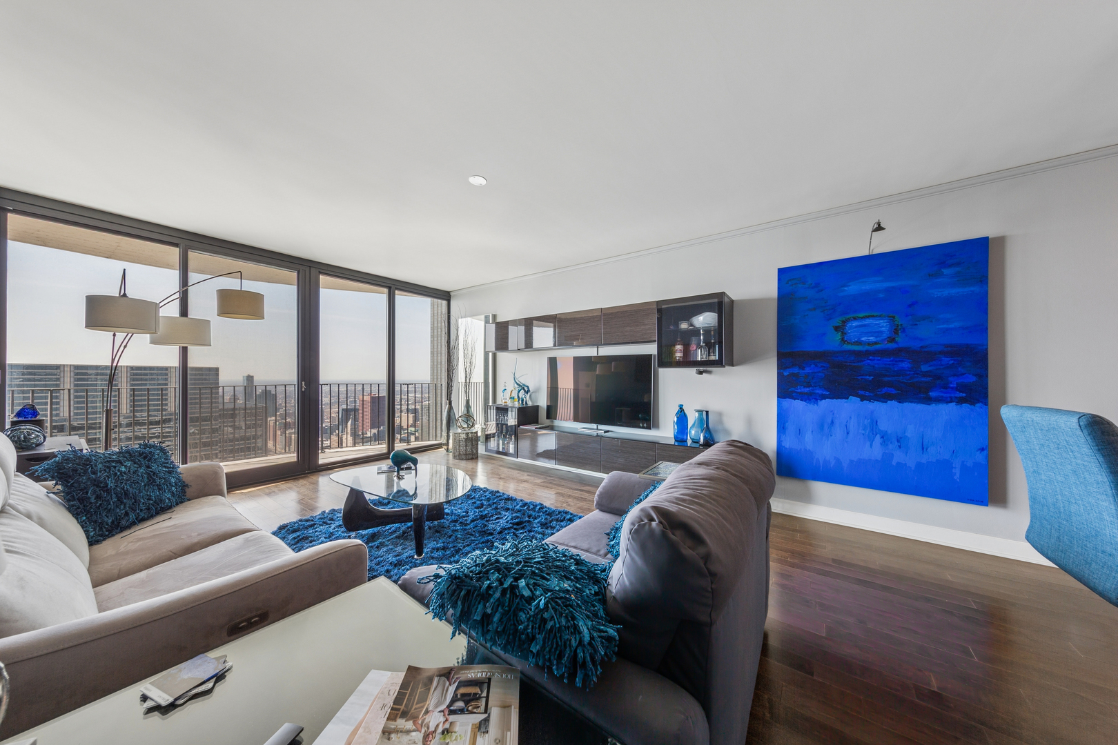 225 N Columbus Drive 7607