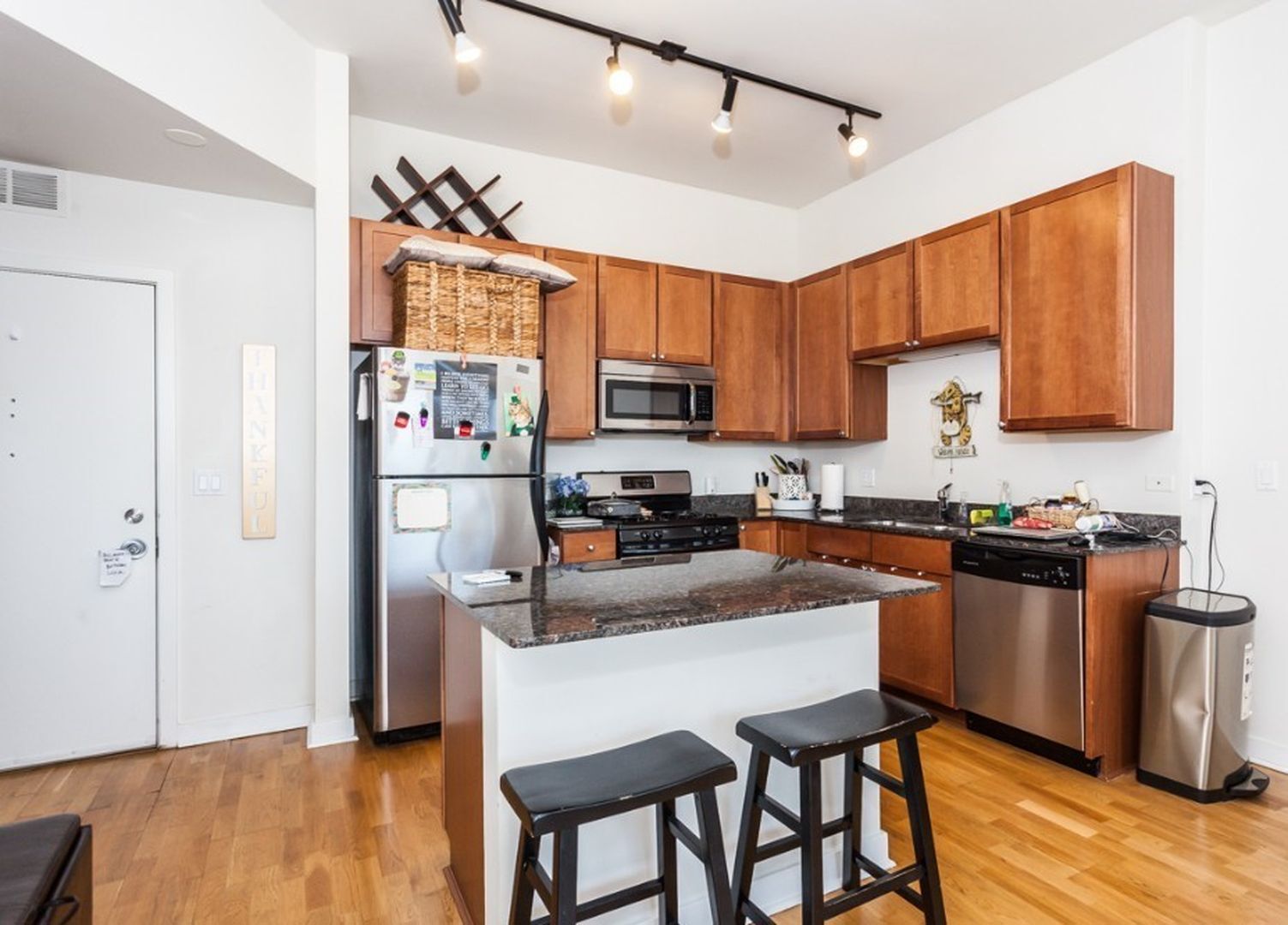 901 W MADISON Street 404