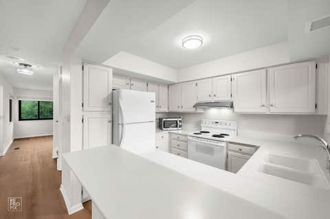Tiny photo for 9 Wake Robin Court, Woodridge, IL 60517 (MLS # 12598448)