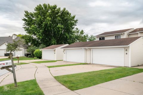 Tiny photo for 9 Wake Robin Court, Woodridge, IL 60517 (MLS # 12598448)